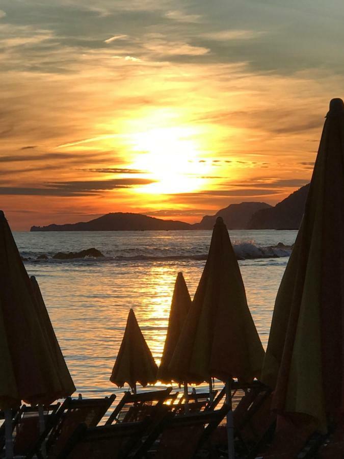 Ancora bilocale Marina di Massa Exterior foto